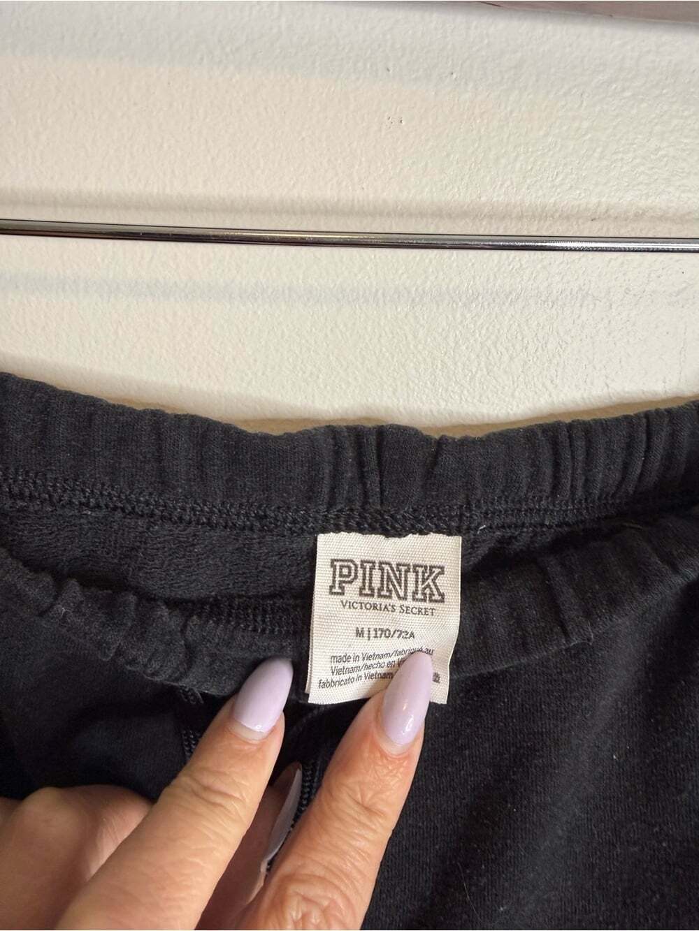 PINK Victoria's Secret Black Sweatpants with White Logo Tag - Picture 4 of 6